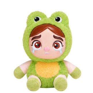 Kanashiko: Kaeruko, az ülő, sírós arcú plüss baba béka jelmezben, 24 cm